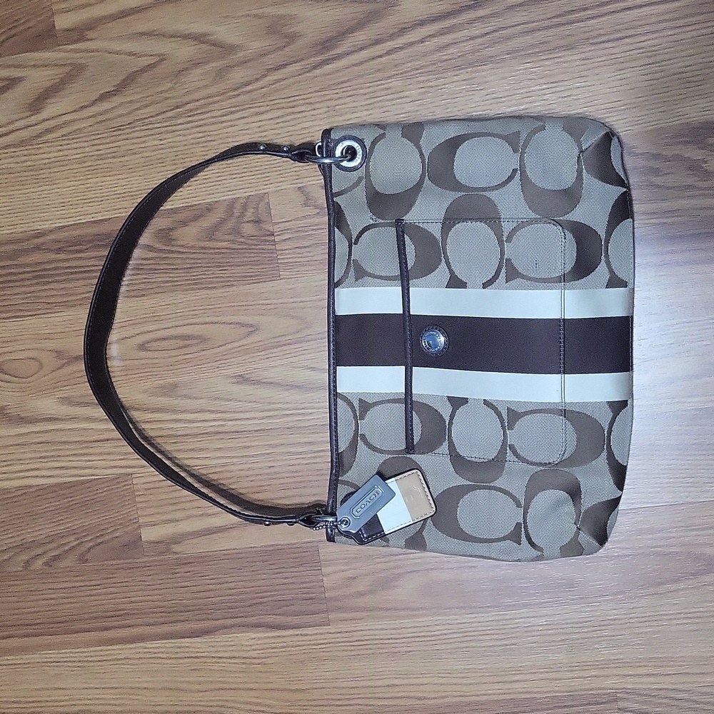 Coach purse medium classic collection Hamptons brown camel tan handbag